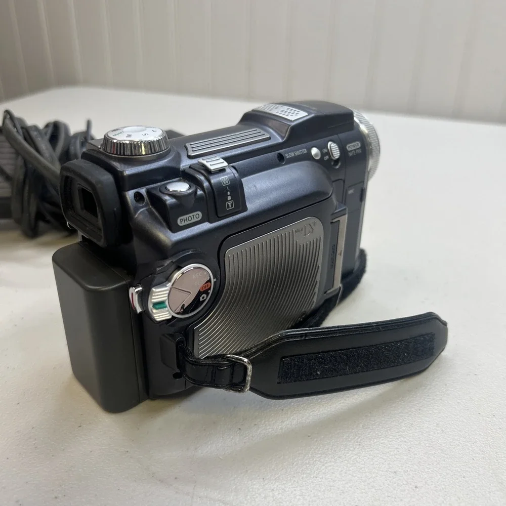 Samsung 4MP Camcorder SCD6040 ~For Parts Or Repair